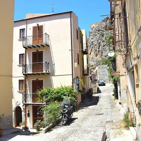 La Casa Del Geko * Cefalu